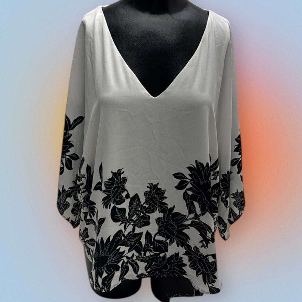 WHBM Women’s LP Floral Black and White Kimono Top